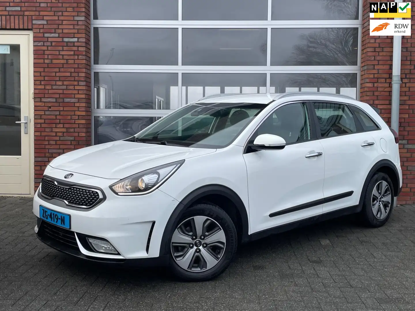 Kia Niro 1.6 GDi Hybrid DynamicLine | Exportprijs Netto | C Wit - 1