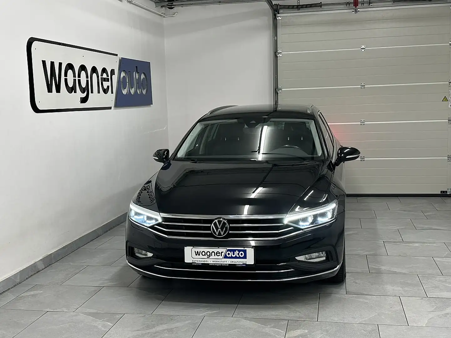 Volkswagen Passat Variant Elegance 2,0 SCR TDI DSG.I.Q Matrix LED/ACC/Nav... Noir - 1
