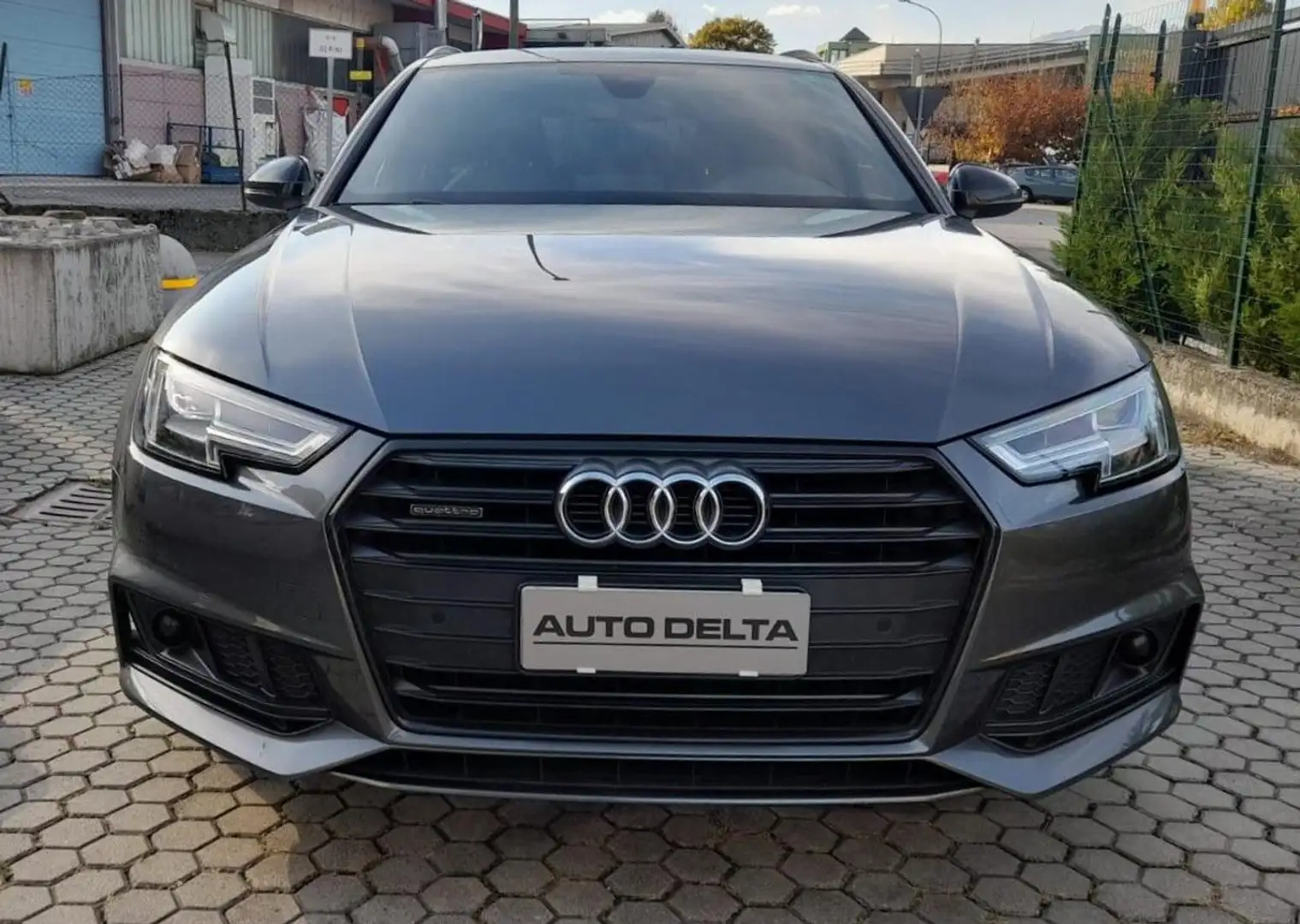 Audi A4 Avant 2.0 TDI 190 CV quattro S tronic Sport Grigio - 1