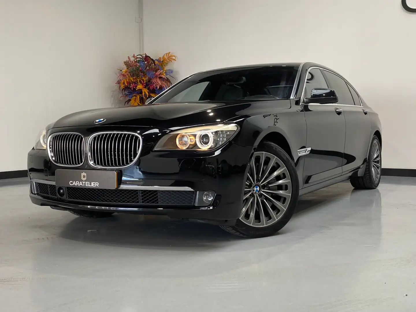 BMW 750 7-serie 750Li High Executive / Youngtimer Fiscaal Zwart - 1
