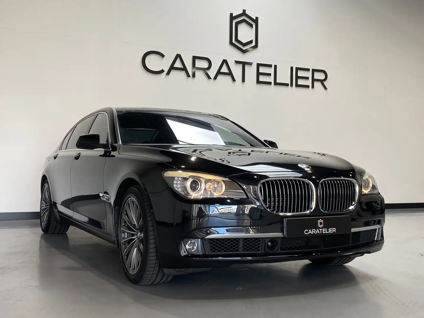 BMW 750 7-serie 750Li High Executive / Youngtimer Fiscaal Zwart - 2