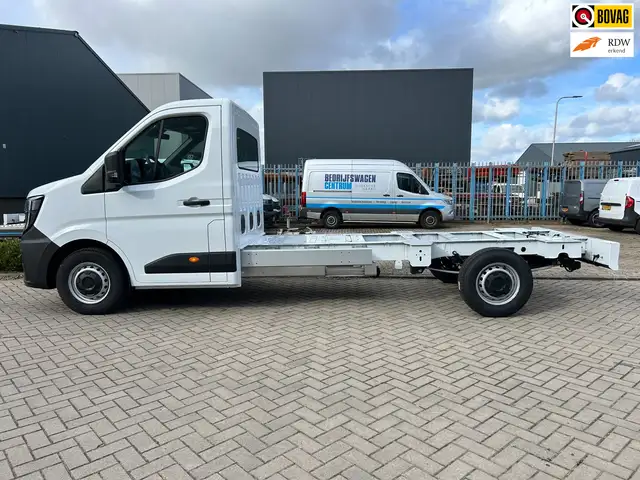 Renault Master E-Tech T35 Advance long range 87 kWh Chassis Cabin