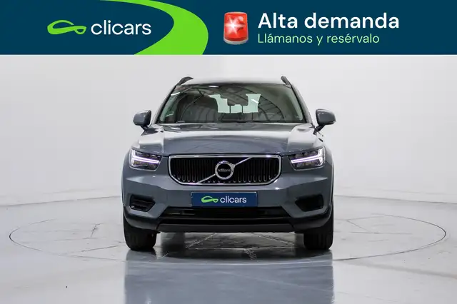 Volvo XC40 view 2