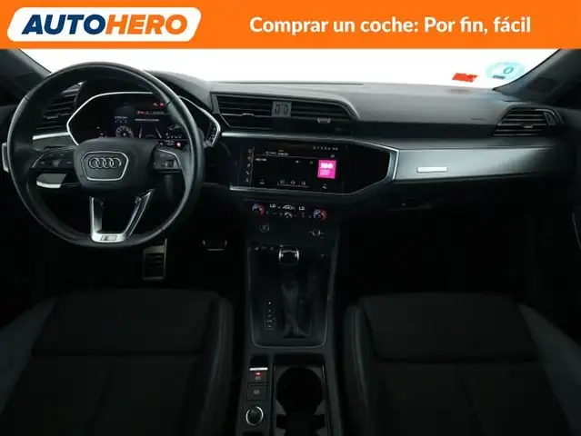 Audi Q3 view 13