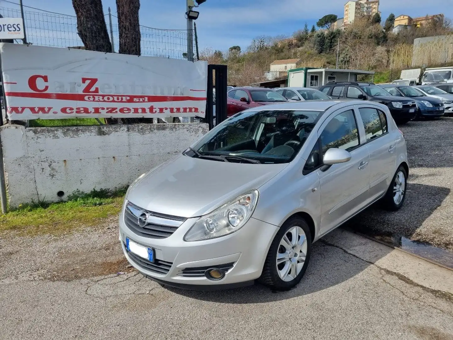 Opel Corsa 1.2 5 porte Club NEOPATENTATI OK Grigio - 1