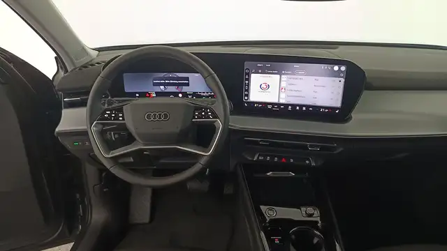 Audi Q3 view 12
