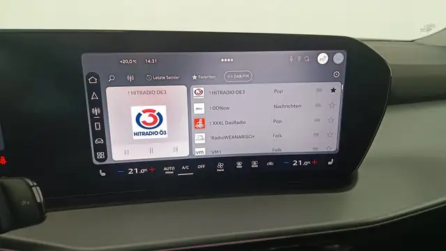 Audi Q3 view 8