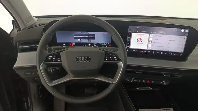 Audi Q3 view 14