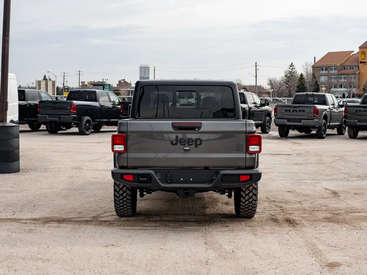 Jeep Gladiator снимка Jeep Gladiator