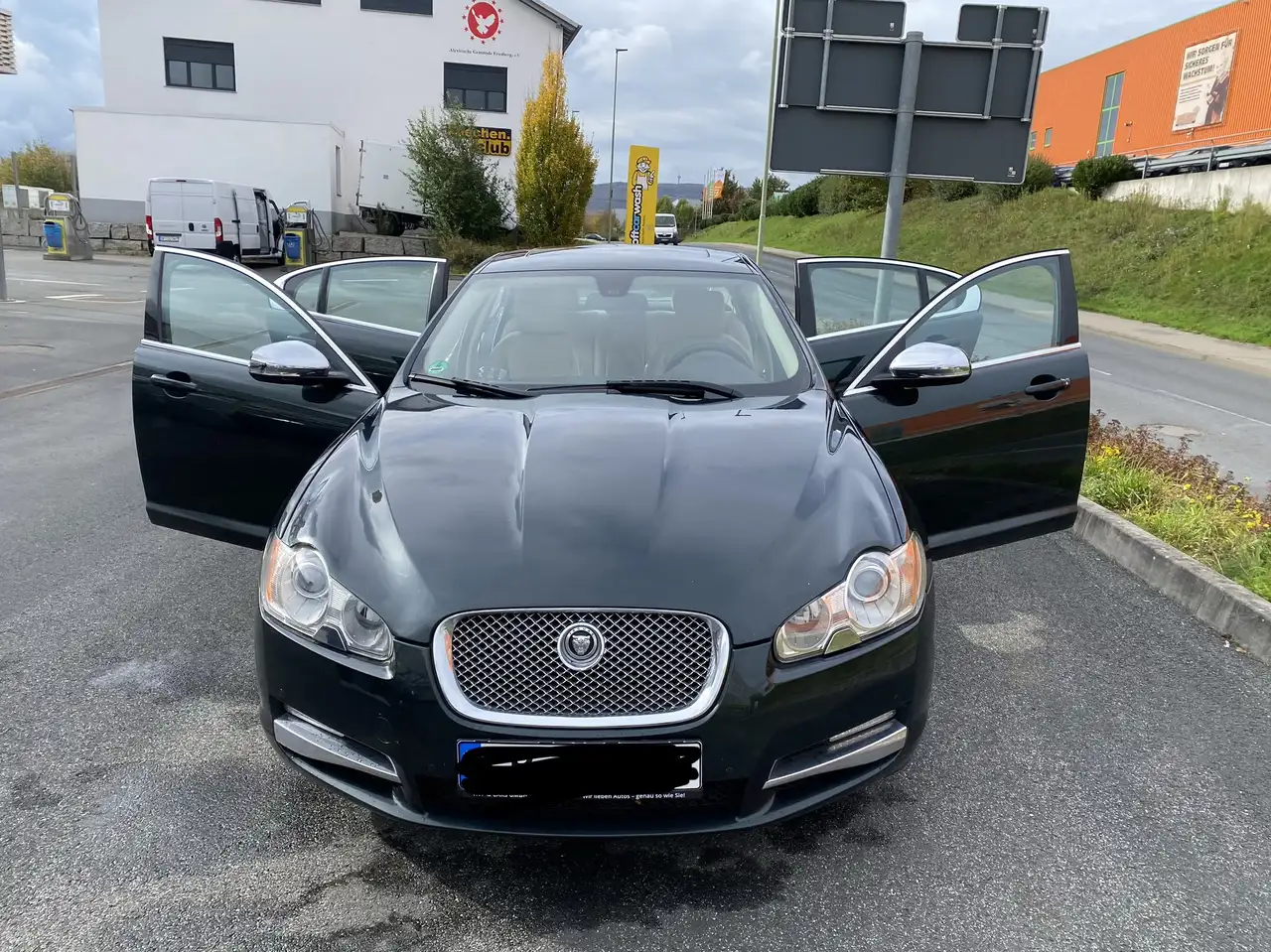 Jaguar XF