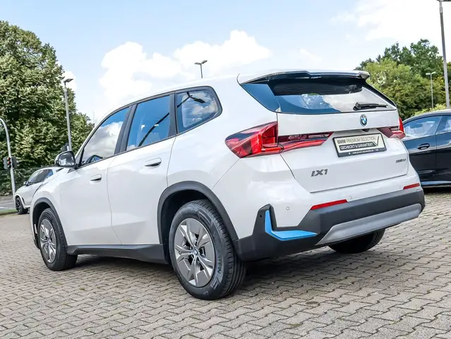 BMW iX1 view 7