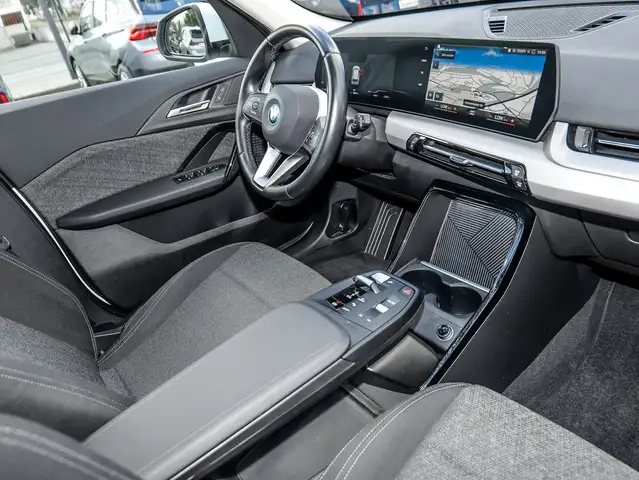 BMW iX1 view 15