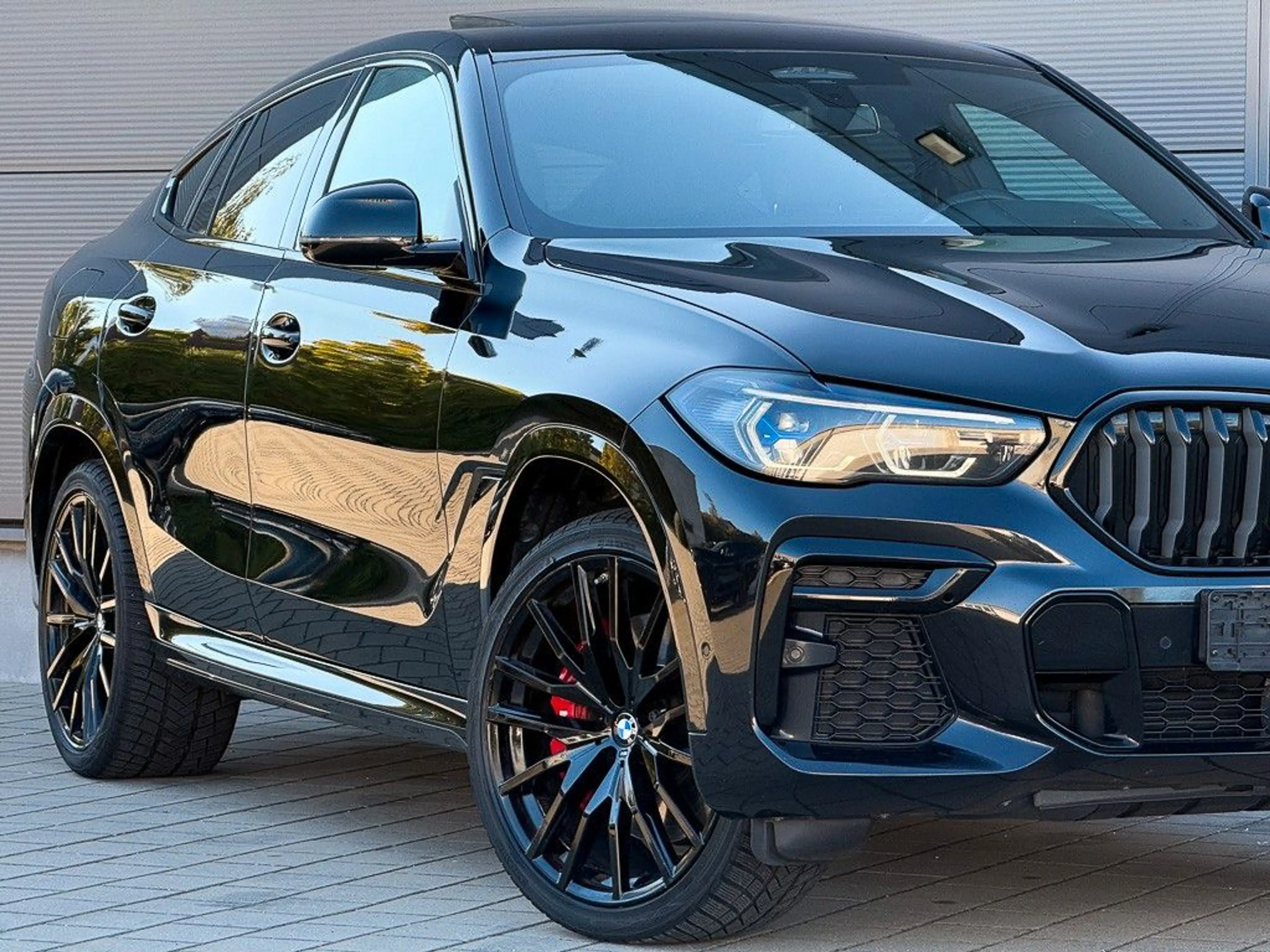 BMW X6 xDrive 40 d M Sport*AHK*B&W*PanoSky*Laser*HUD — photo 3