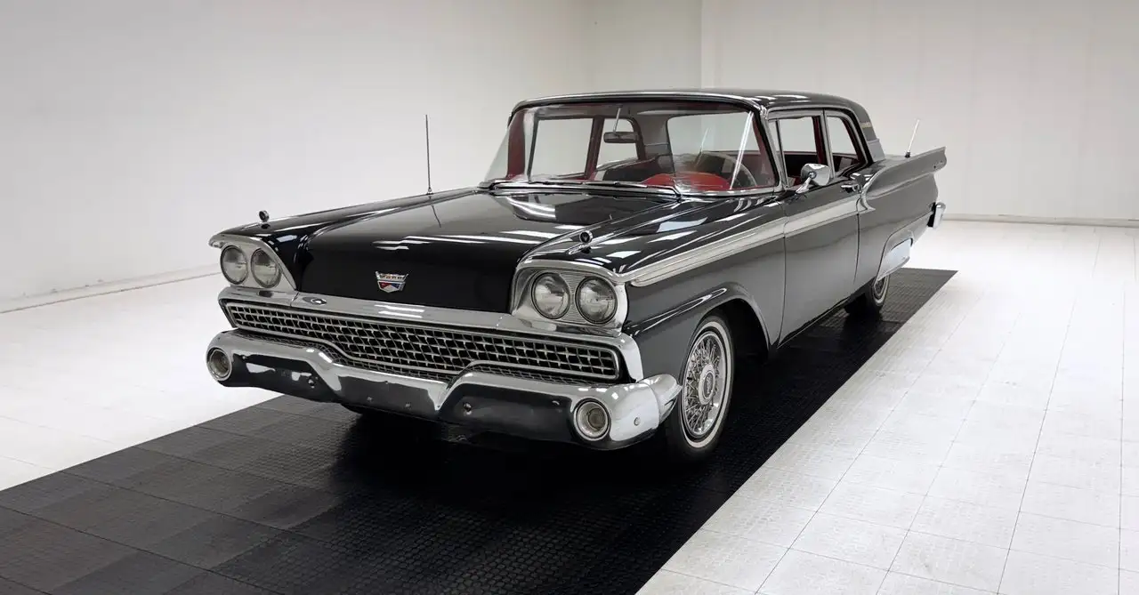 Ford 500 2 Door Club Sedan, foto 1