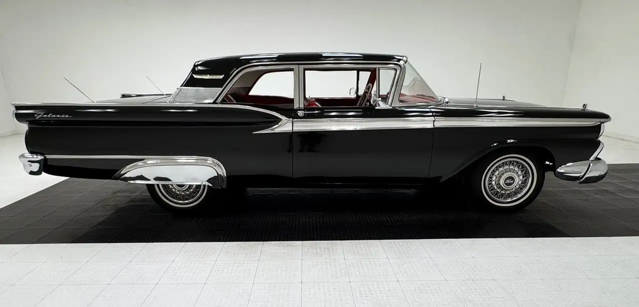 Ford 500 2 Door Club Sedan, foto 6