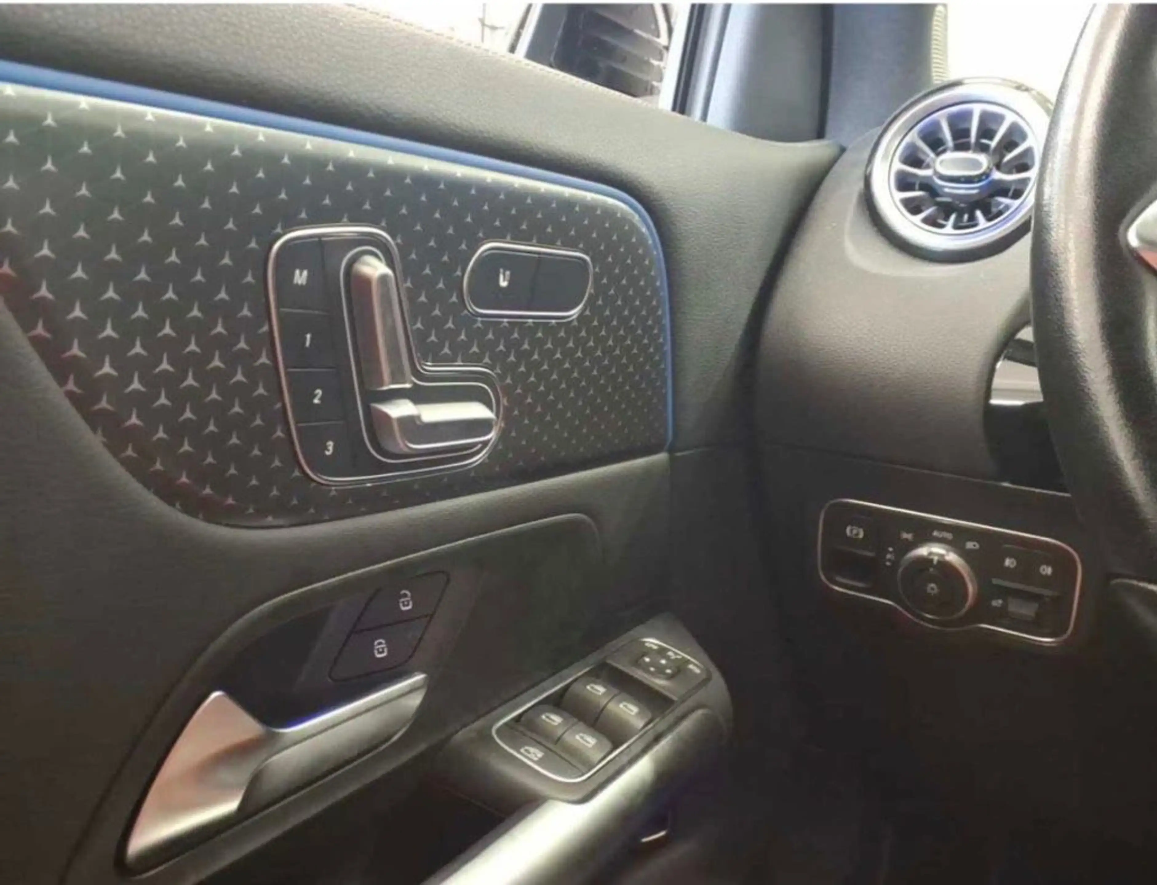 Mercedes-Benz GLA 200 GLA200d Progressive Leder Navi Kamera — photo 8