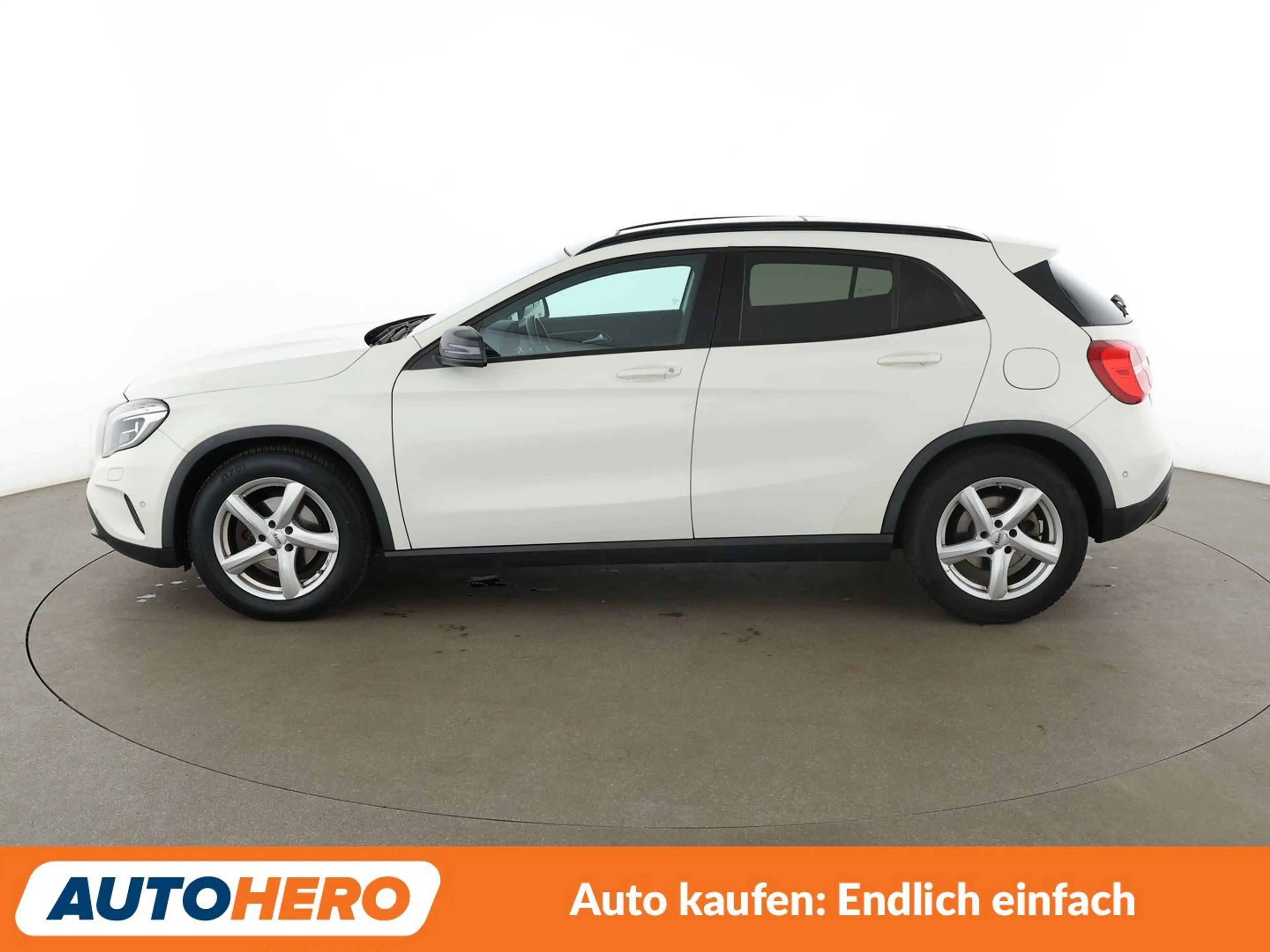 Mercedes-Benz GLA 180 Urban*NAVI*TEMPO*PDC*SHZ* — photo 3