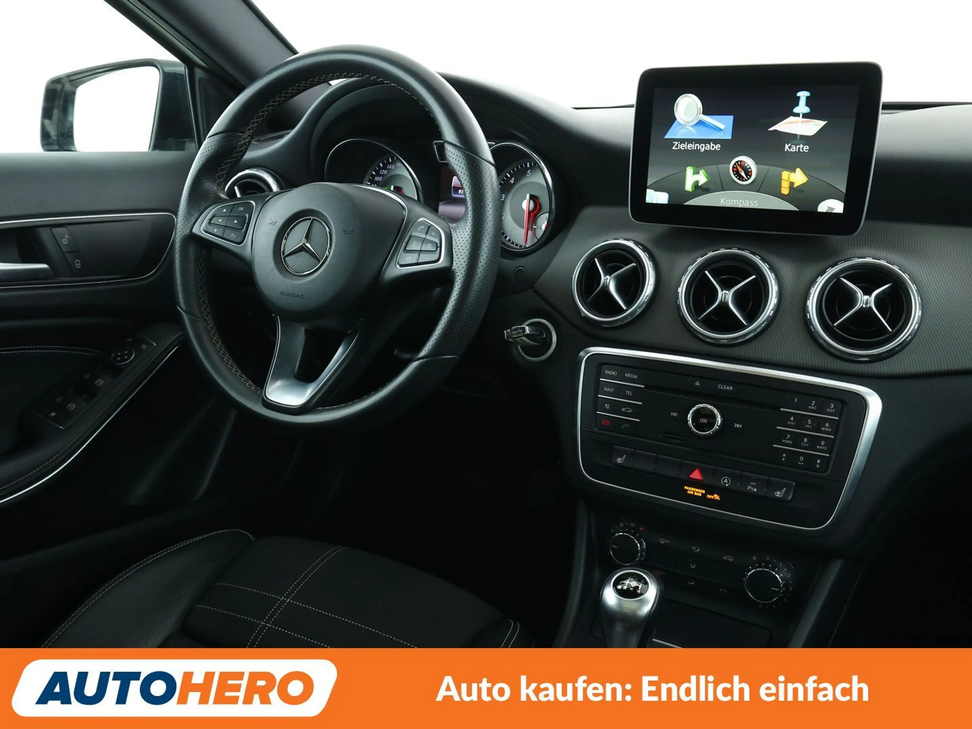 Mercedes-Benz GLA 180 Urban*NAVI*TEMPO*PDC*SHZ* — photo 13