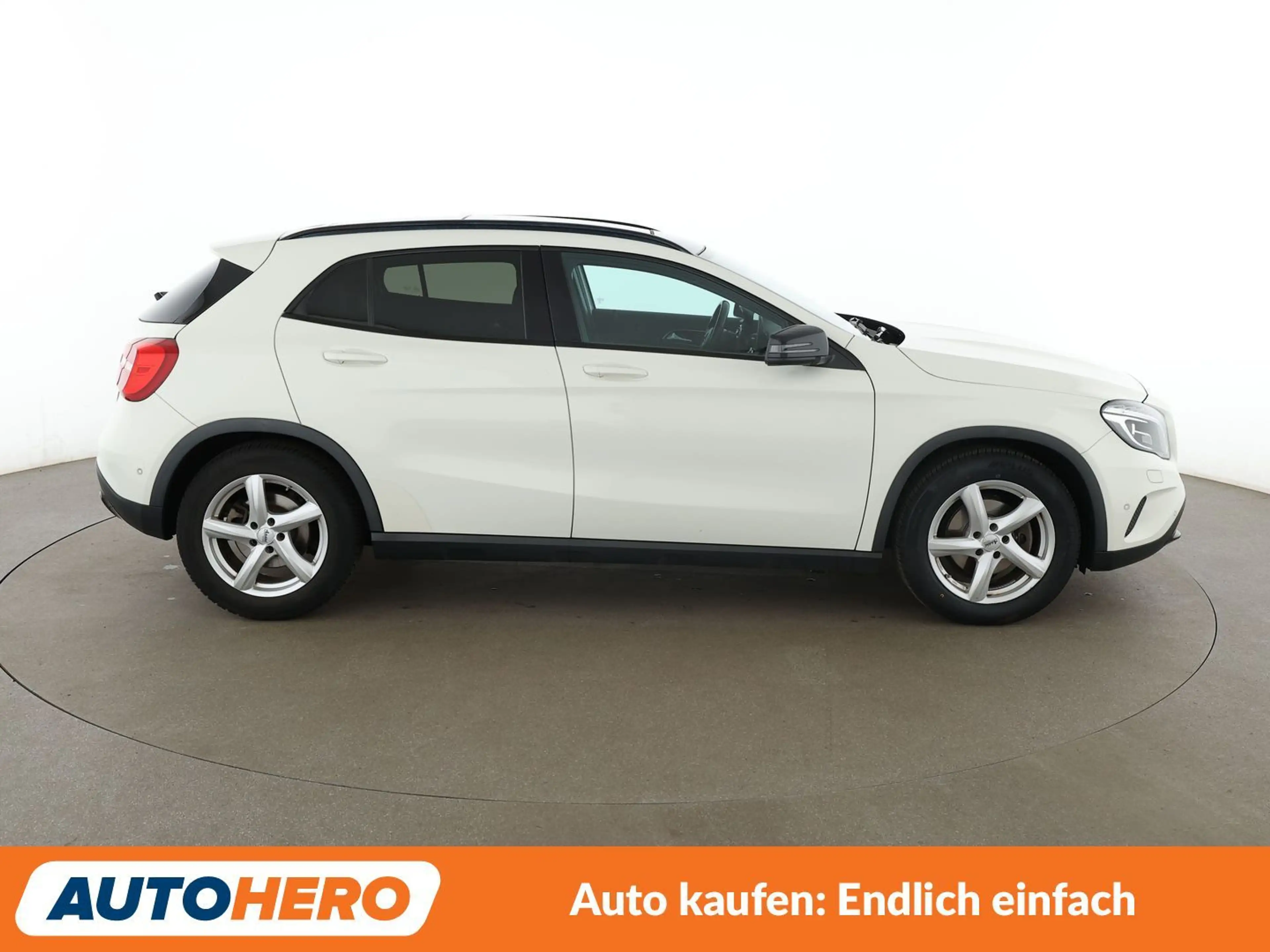 Mercedes-Benz GLA 180 Urban*NAVI*TEMPO*PDC*SHZ* — photo 7