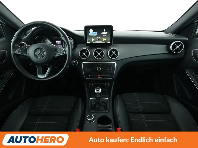 Mercedes-Benz Gla view 12