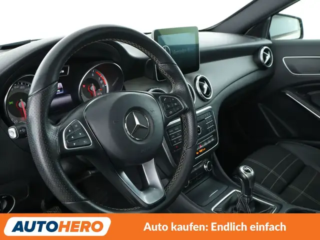 Mercedes-Benz Gla view 11