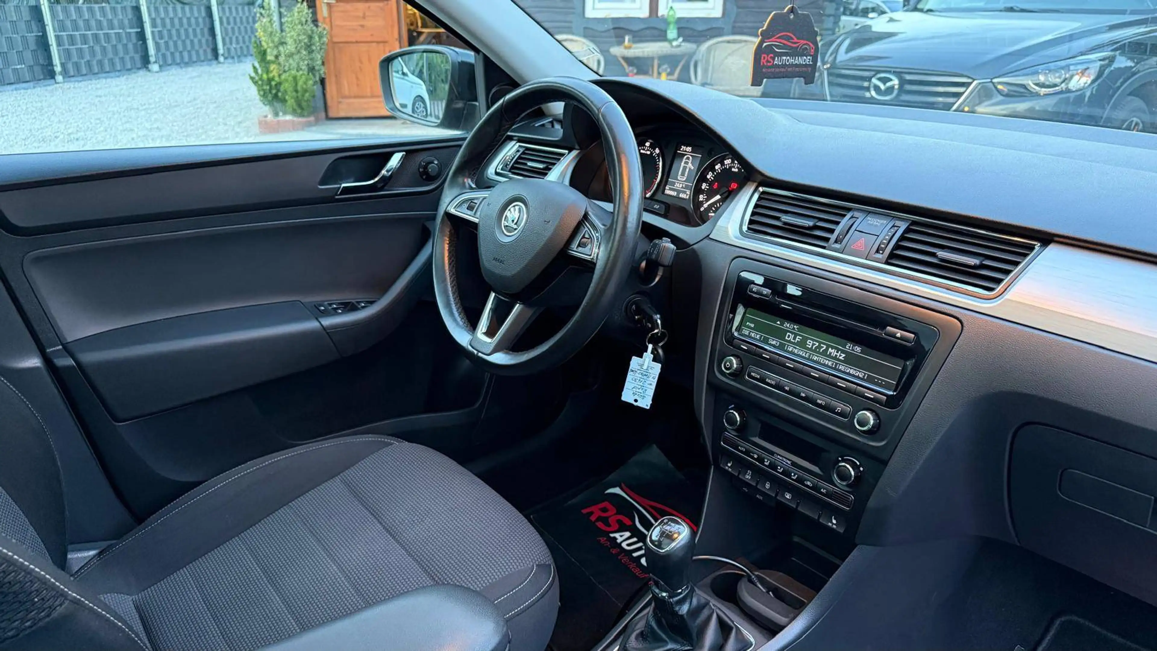 Skoda Rapid/Spaceback Active/Pano/Temp./SHZ/Auspuff Sound — photo 14