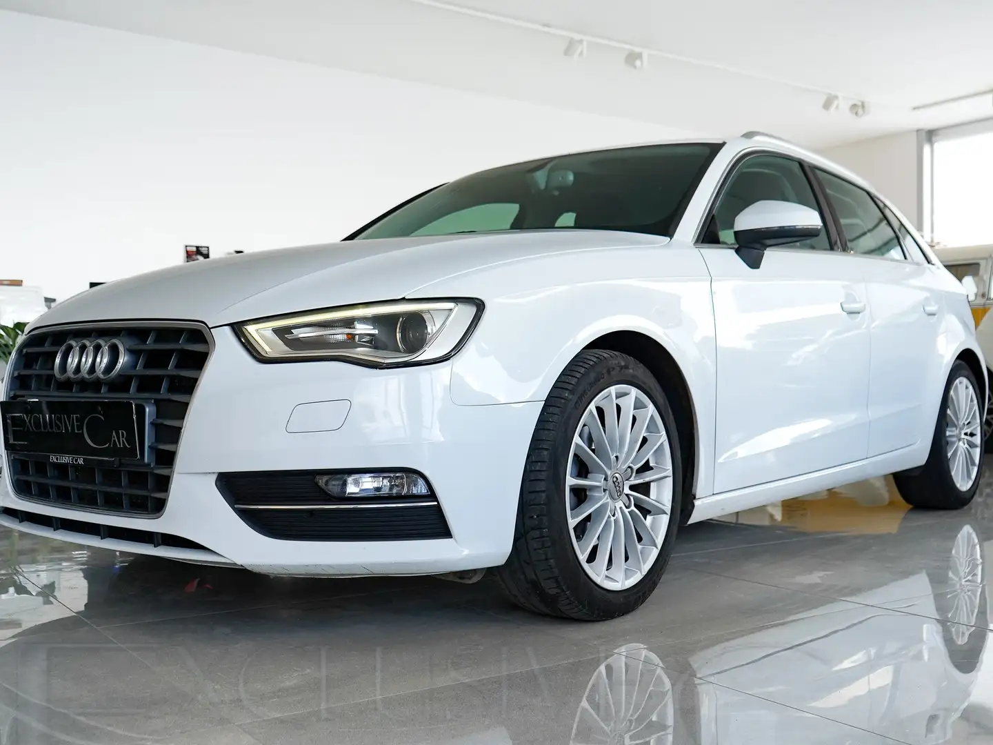 Audi A3 A3 Sportback 2.0 tdi Ambition Weiß - 2