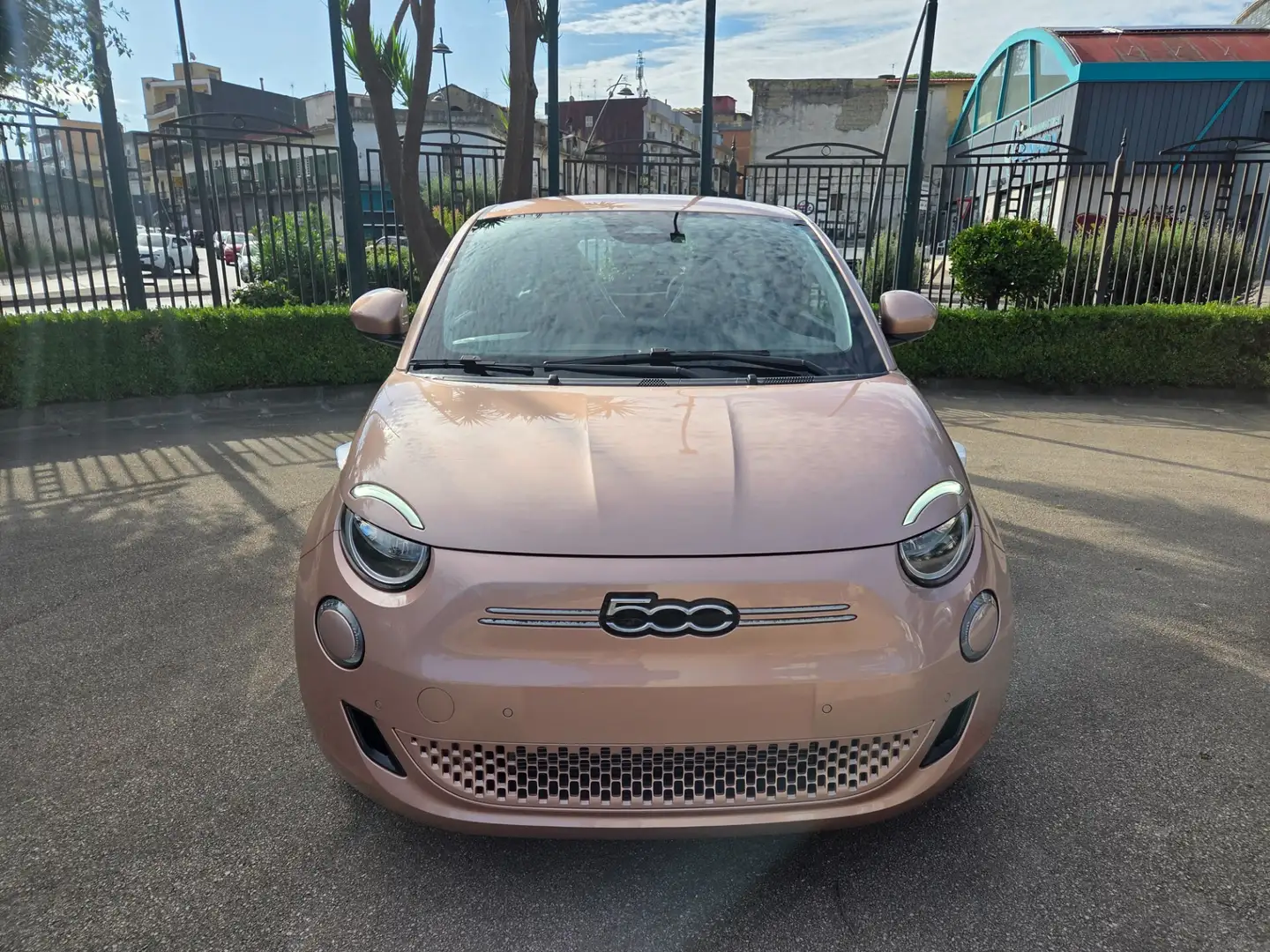 Fiat 500 500e Berlina 23,65 kWh Entry Pack Tech Oro - 2