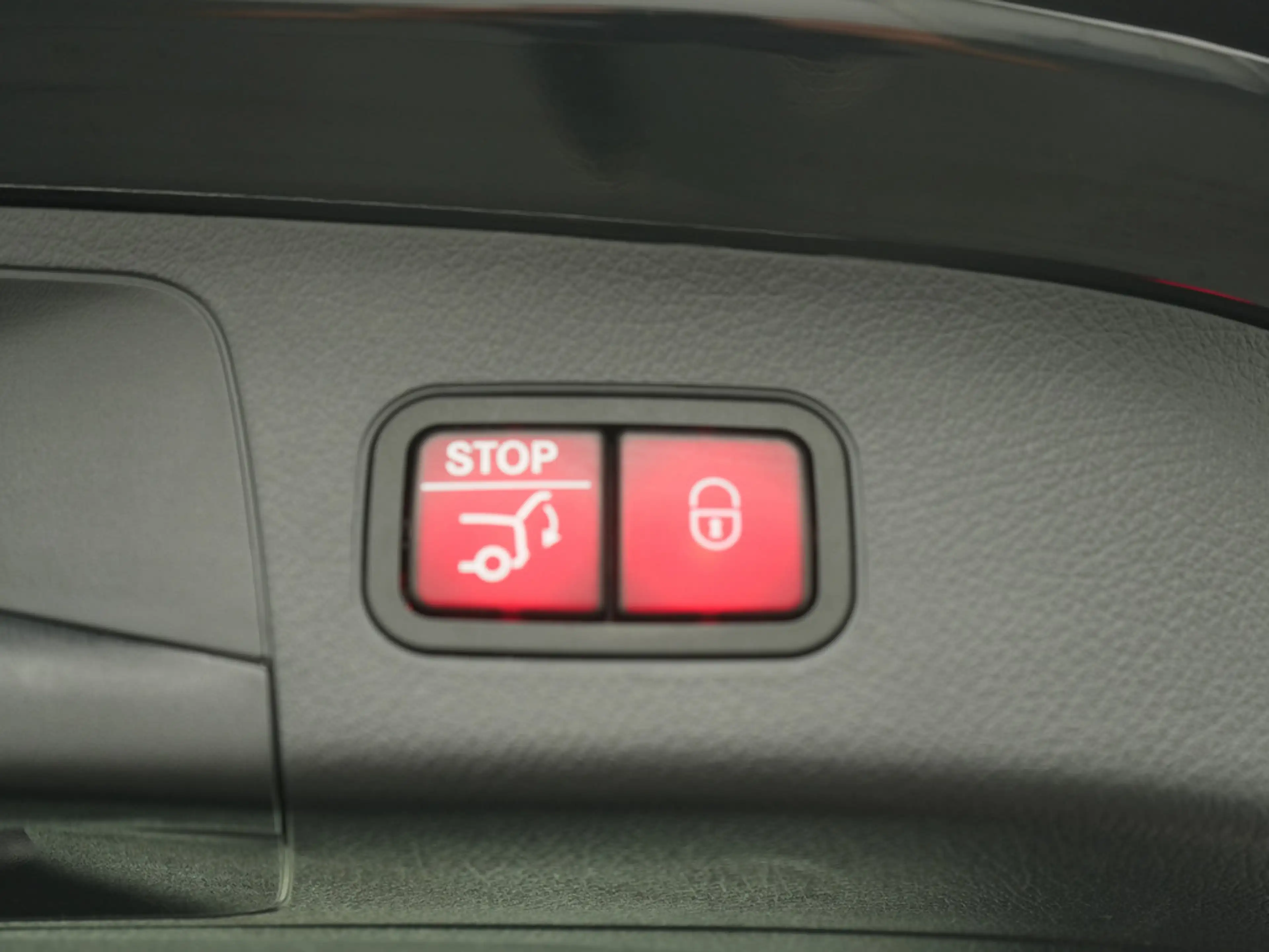Mercedes-Benz GLA 250 VIRT NAVI SHZ KAM LED — photo 6