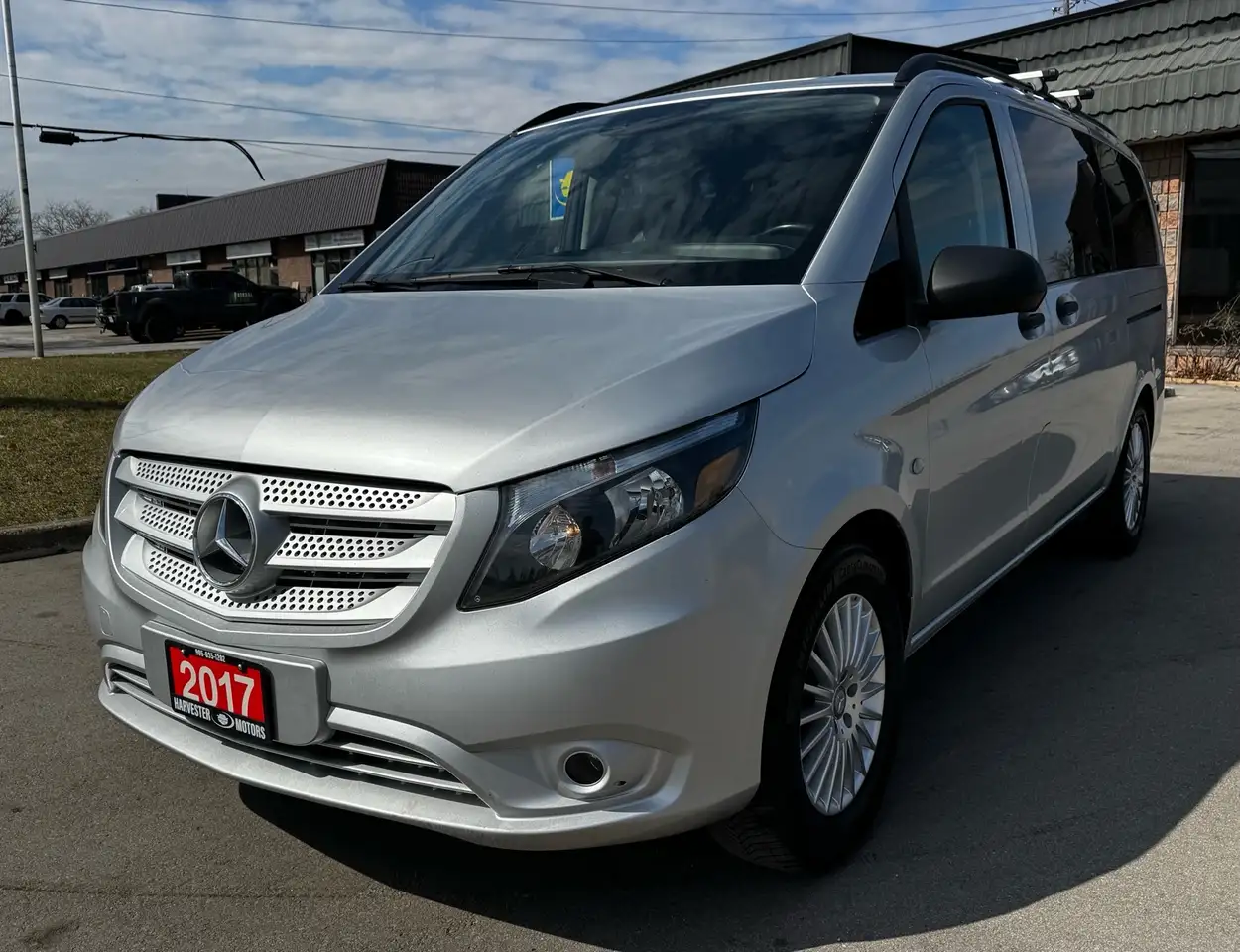 Mercedes-Benz Metris Passenger Van снимка Mercedes-Benz Metris Passenger Van