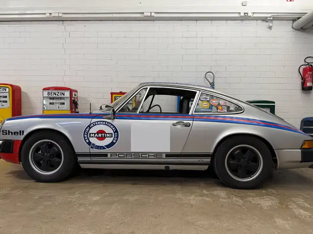 Porsche 911 Carrera 2.7