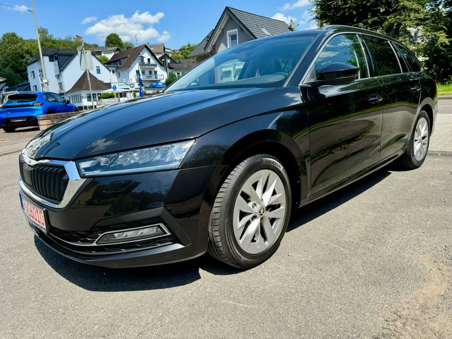 Skoda Octavia Combi Ambition HybridLederAhkNaviMatrix Schwarz - 1