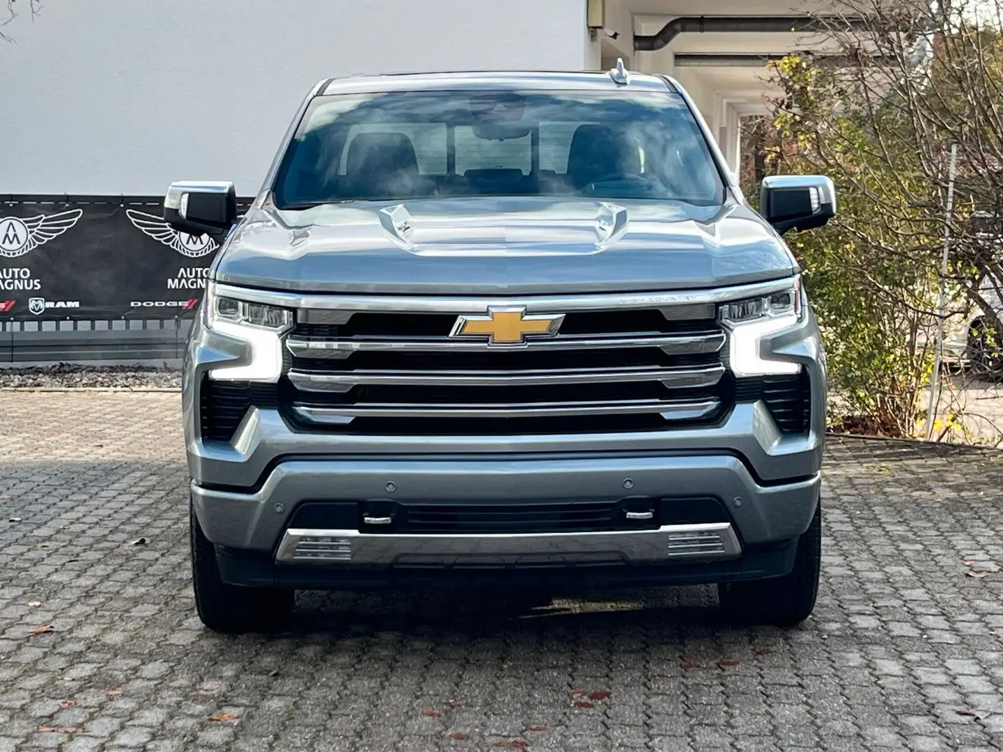 Chevrolet Silverado 6.2 V8 High Country MY2025 Grau - 2