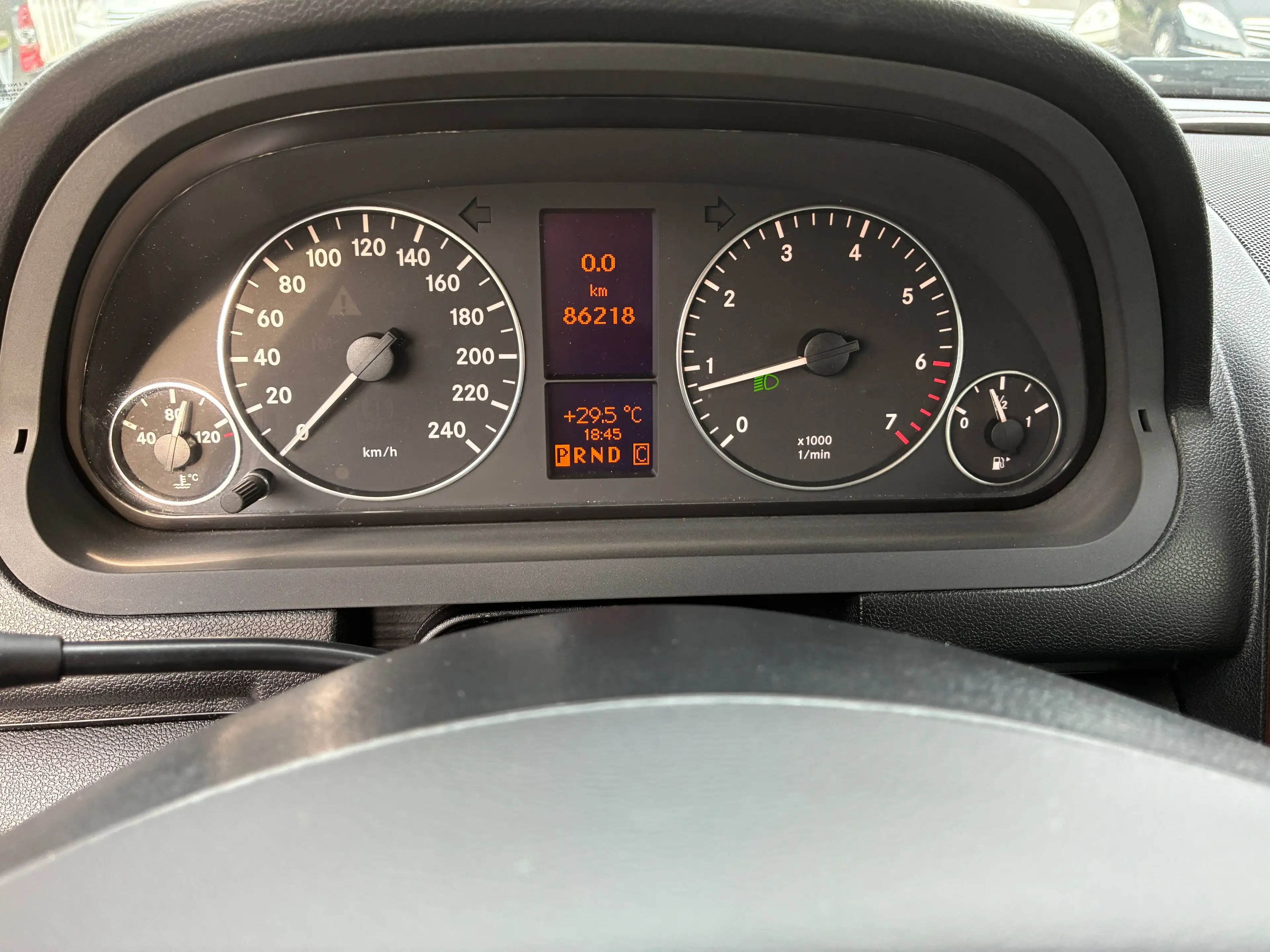 Mercedes-Benz A 150 Elegance-Automati-Teilleder-PDC-Navi — photo 13