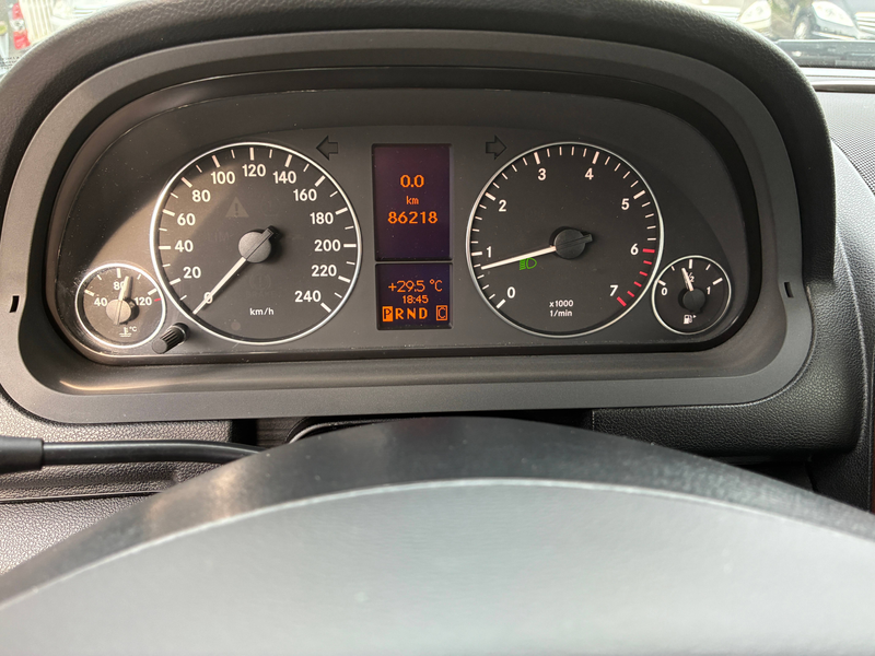 Mercedes-Benz A 150 Elegance-Automati-Teilleder-PDC-Navi — photo 13