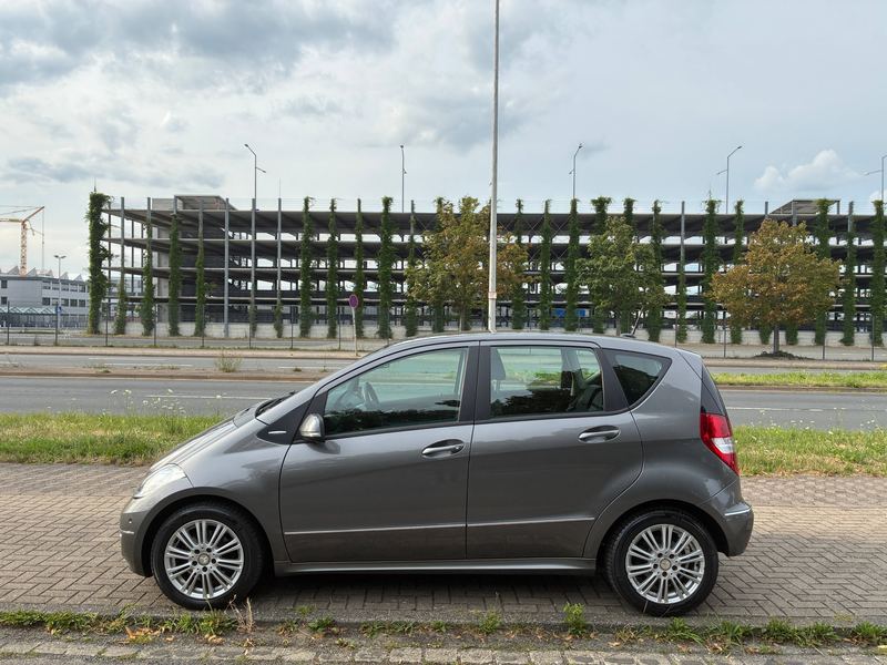 Mercedes-Benz A 150 Elegance-Automati-Teilleder-PDC-Navi — photo 4