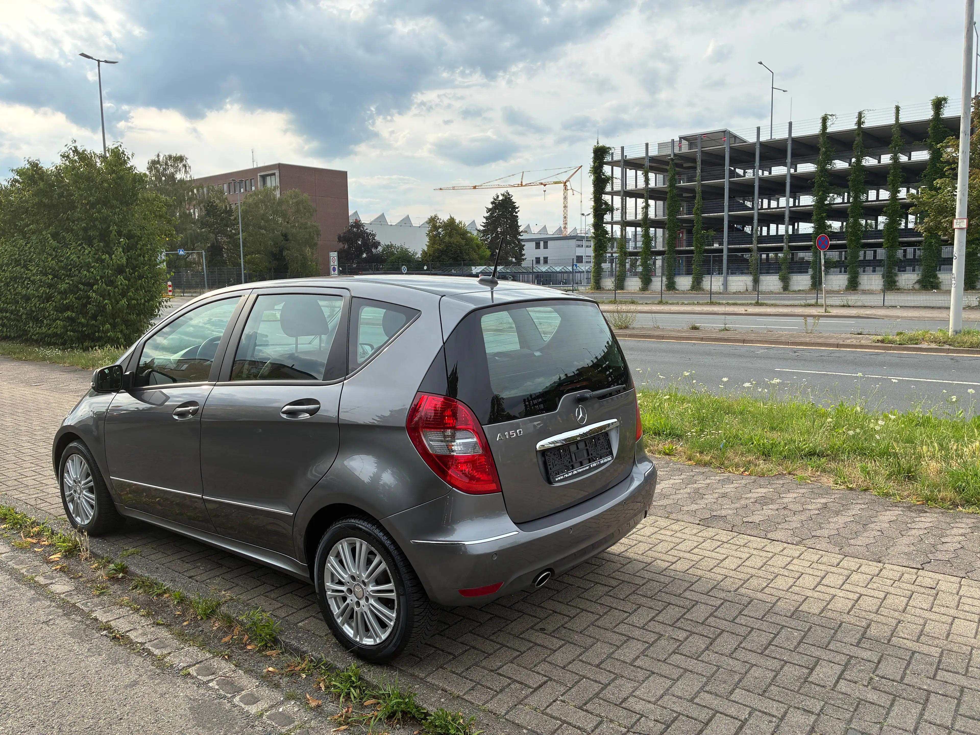 Mercedes-Benz A 150 Elegance-Automati-Teilleder-PDC-Navi — photo 5