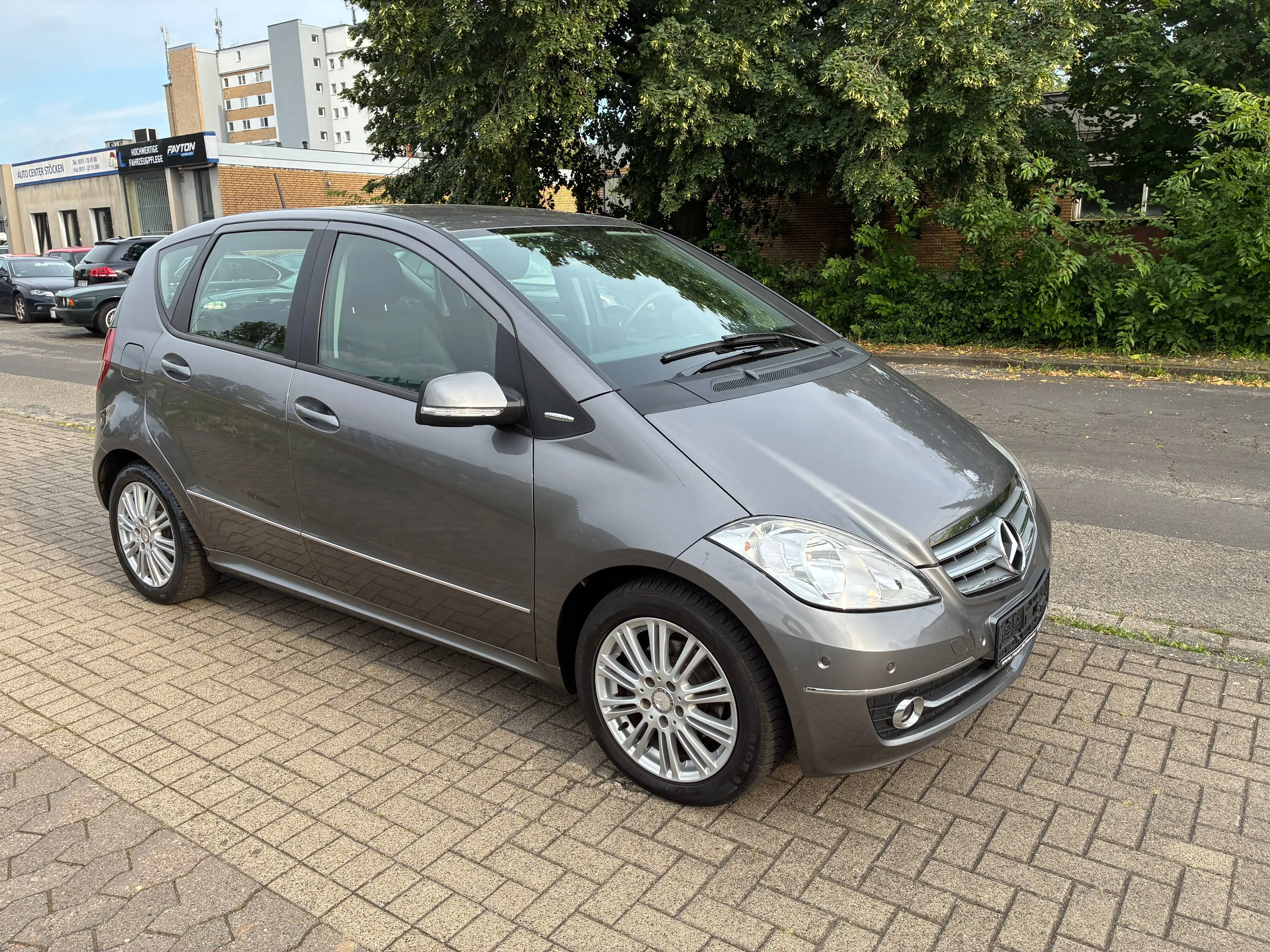 Mercedes-Benz A 150 Elegance-Automati-Teilleder-PDC-Navi