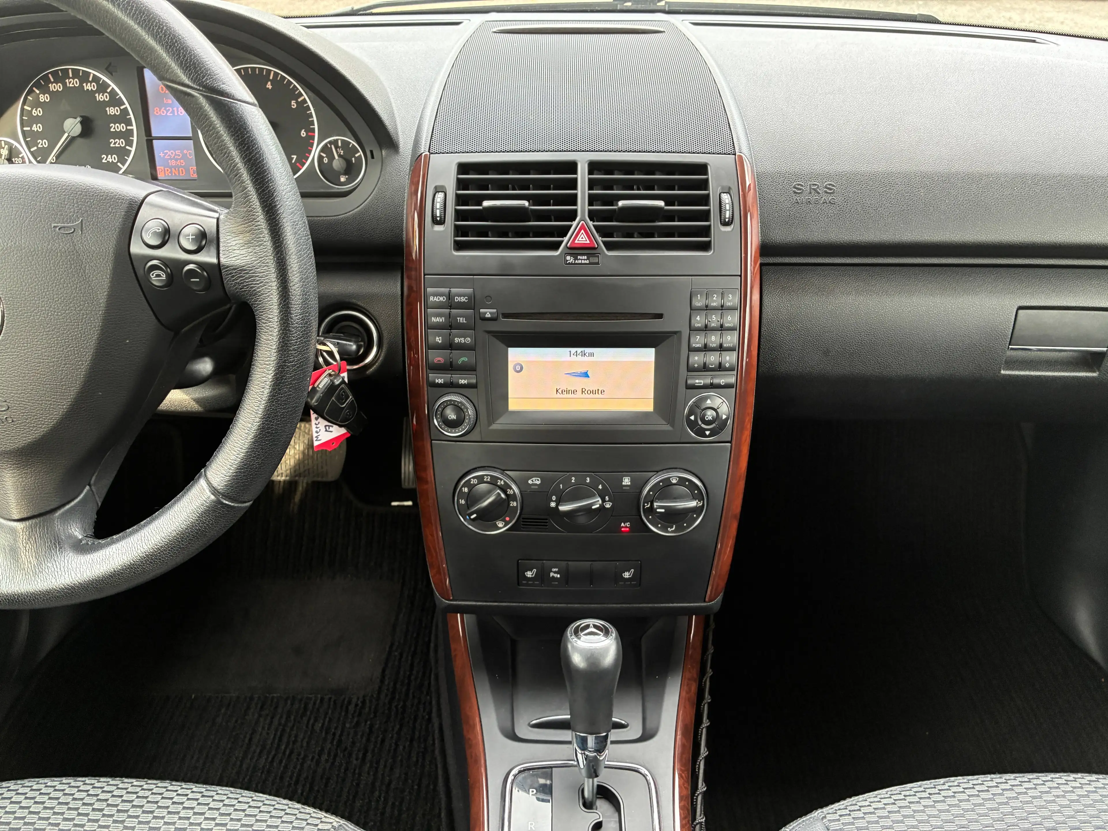 Mercedes-Benz A 150 Elegance-Automati-Teilleder-PDC-Navi — photo 11