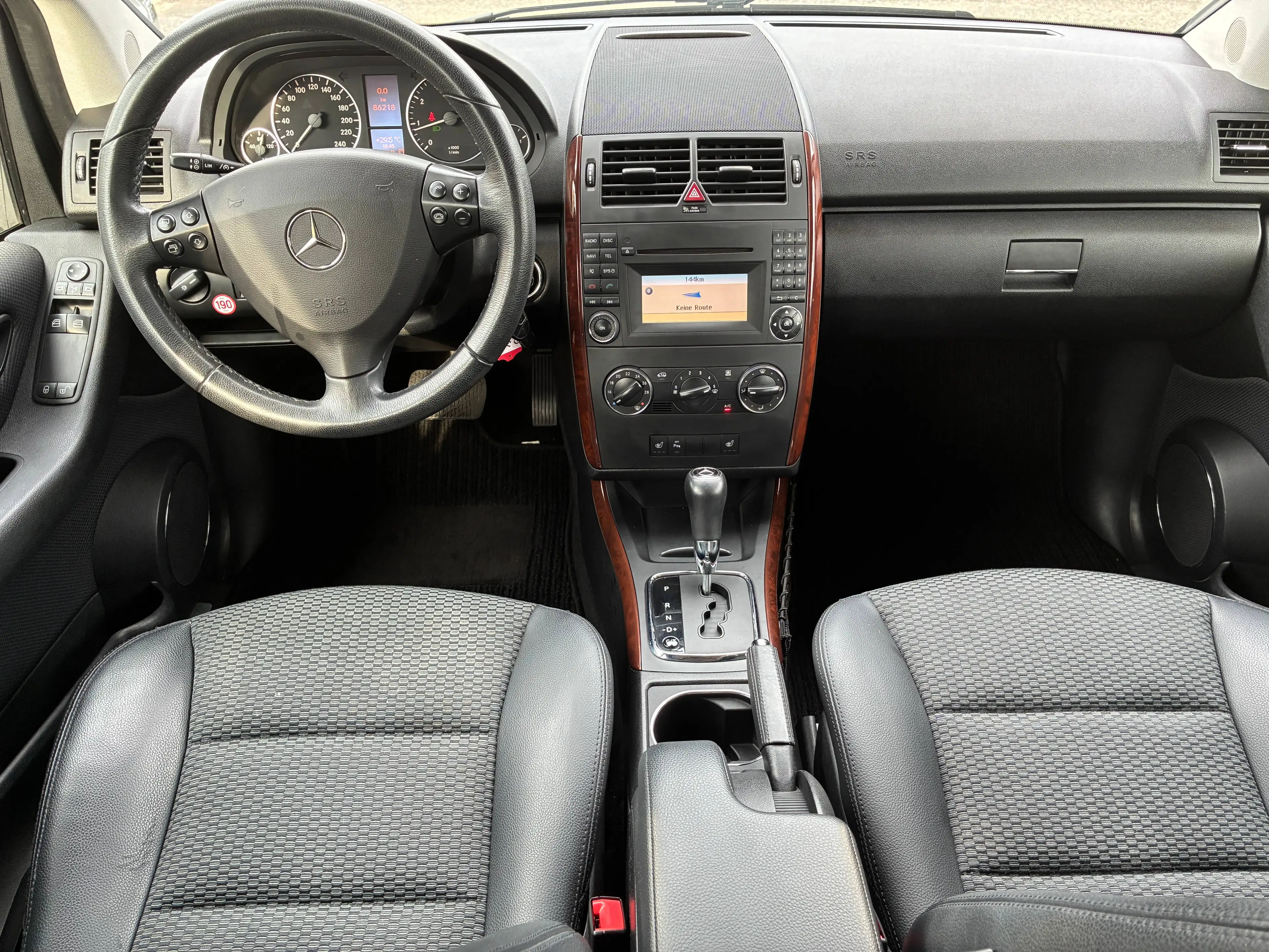 Mercedes-Benz A 150 Elegance-Automati-Teilleder-PDC-Navi — photo 10