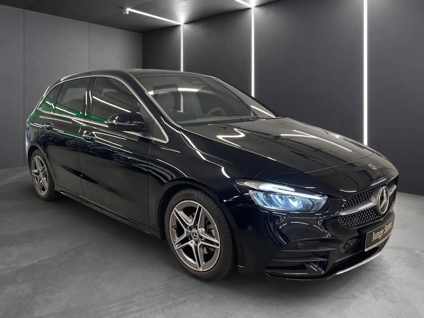 Mercedes-Benz B 200 AMG*Totwinkel*LED*Kamera*CarPlay*EasyPack* Schwarz - 2