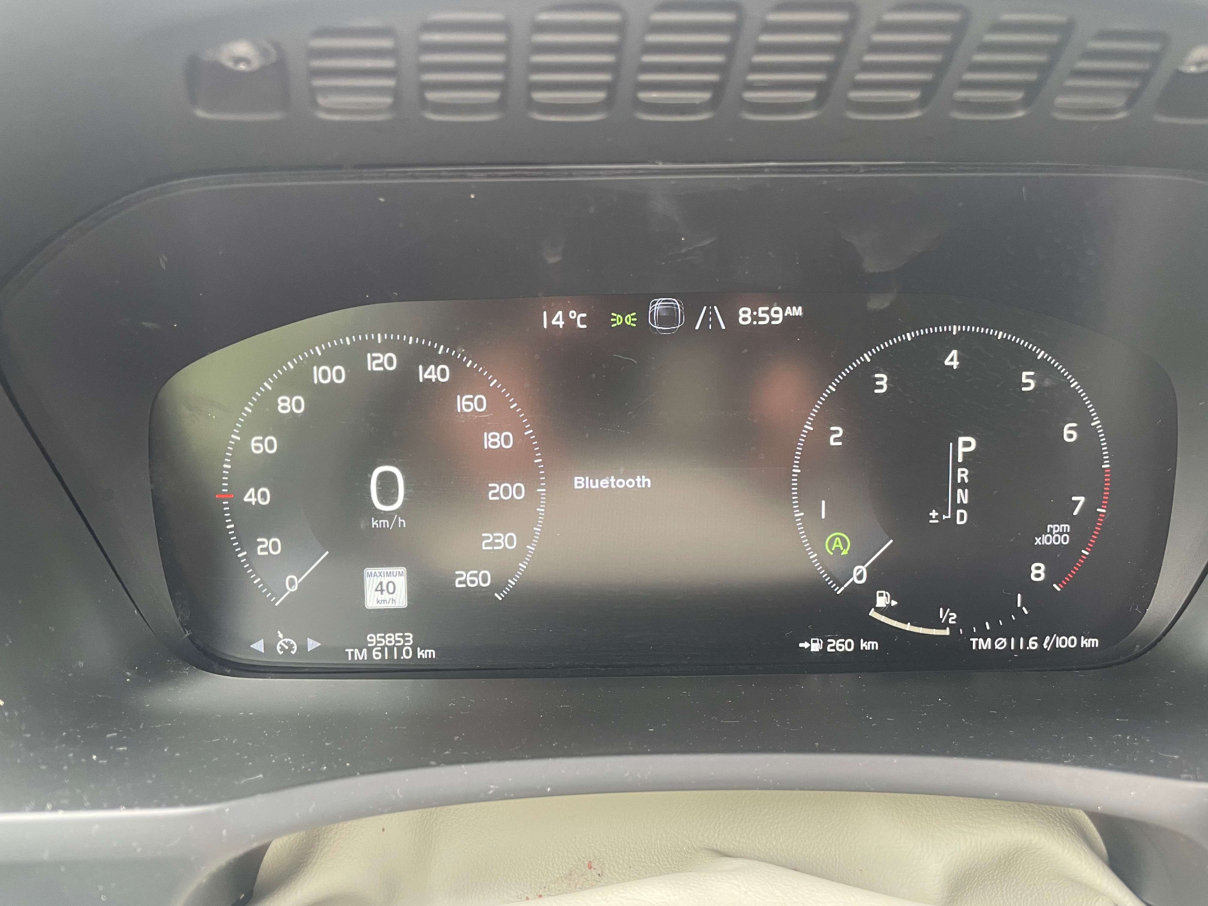 2016 Volvo XC90 T6 Momentum alt 5