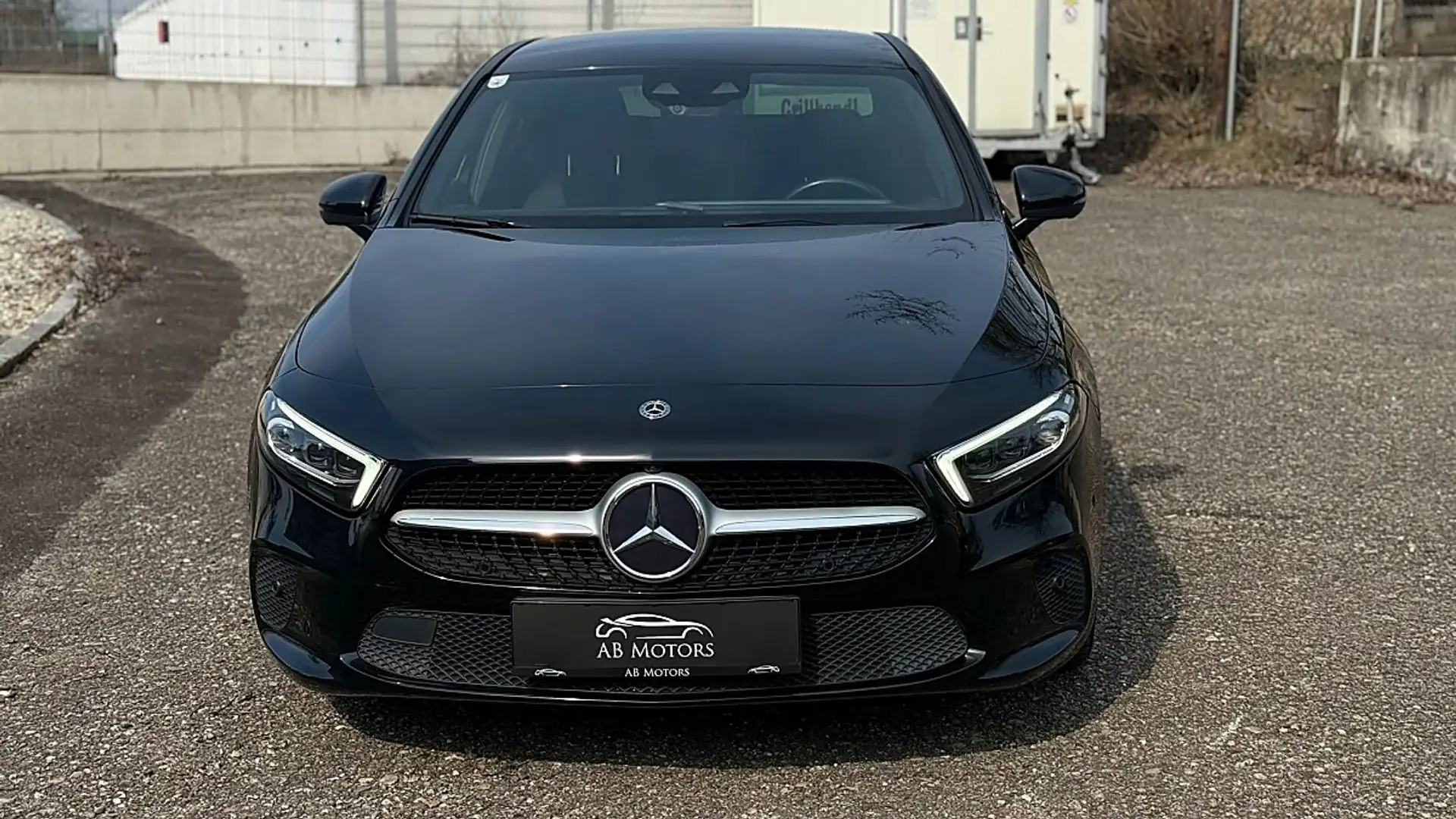 Mercedes-Benz A 180 d Limousine Aut. Schwarz - 2