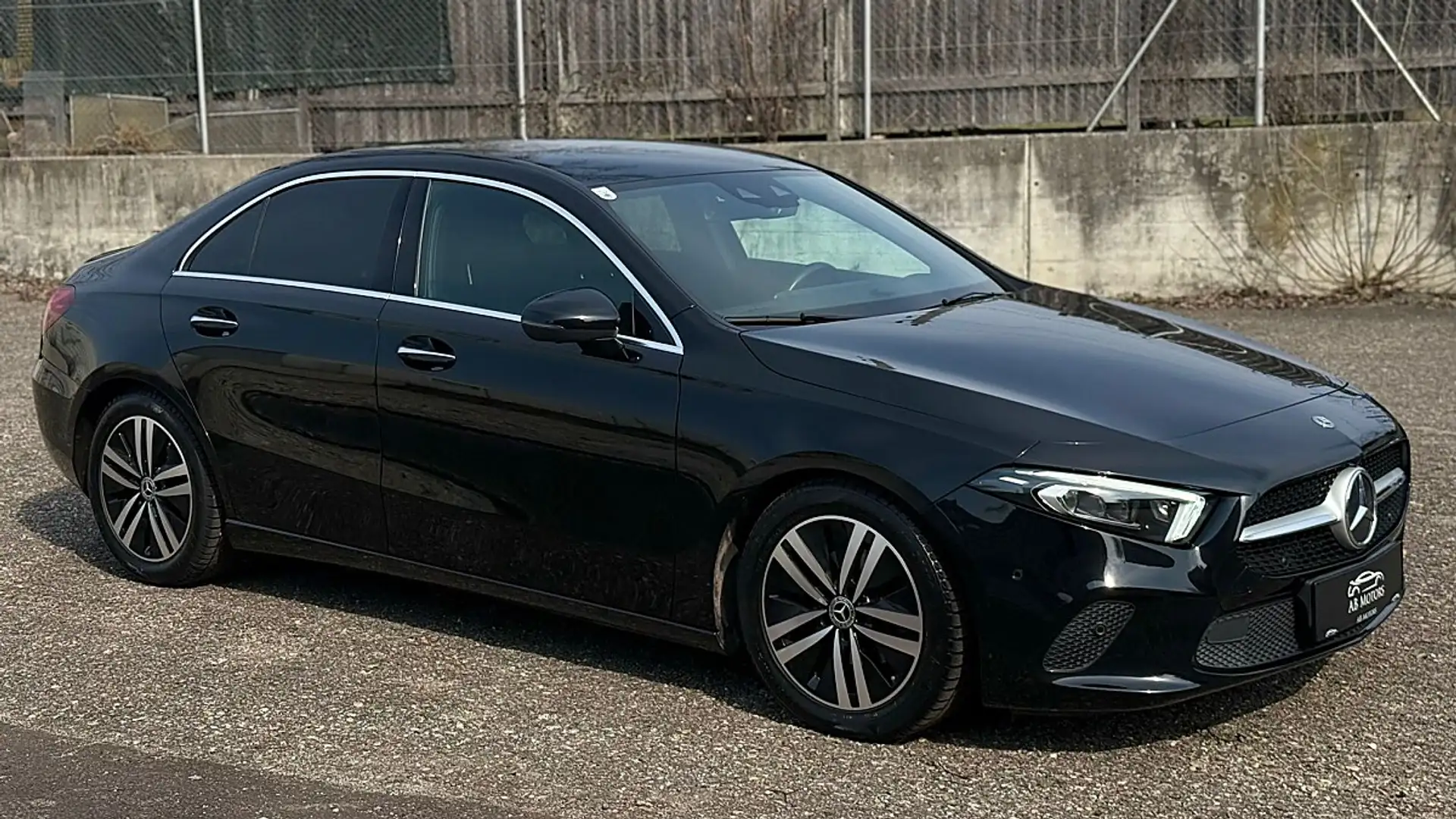Mercedes-Benz A 180 d Limousine Aut. Schwarz - 1