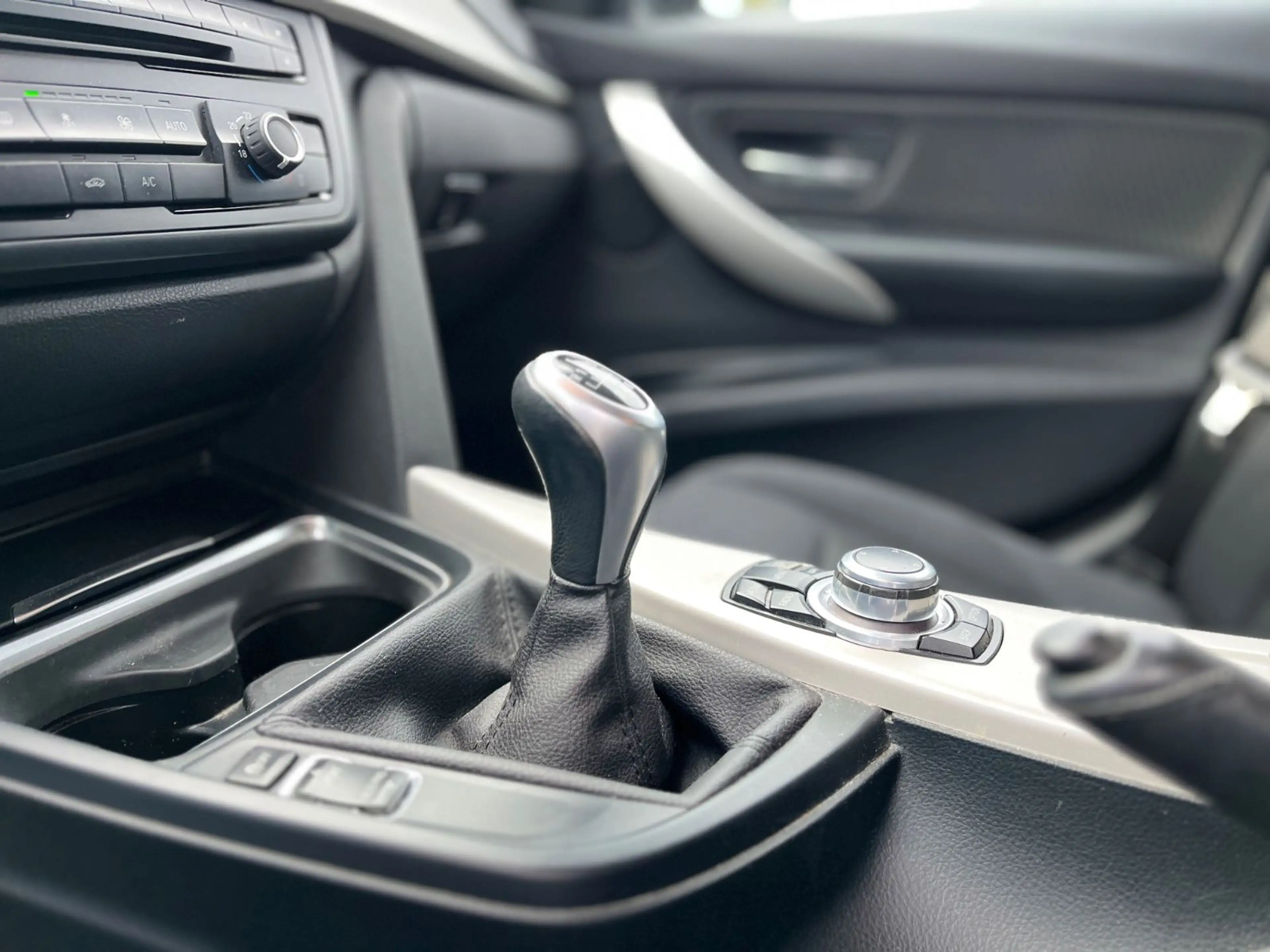BMW 320 3 Touring 320 d — photo 8