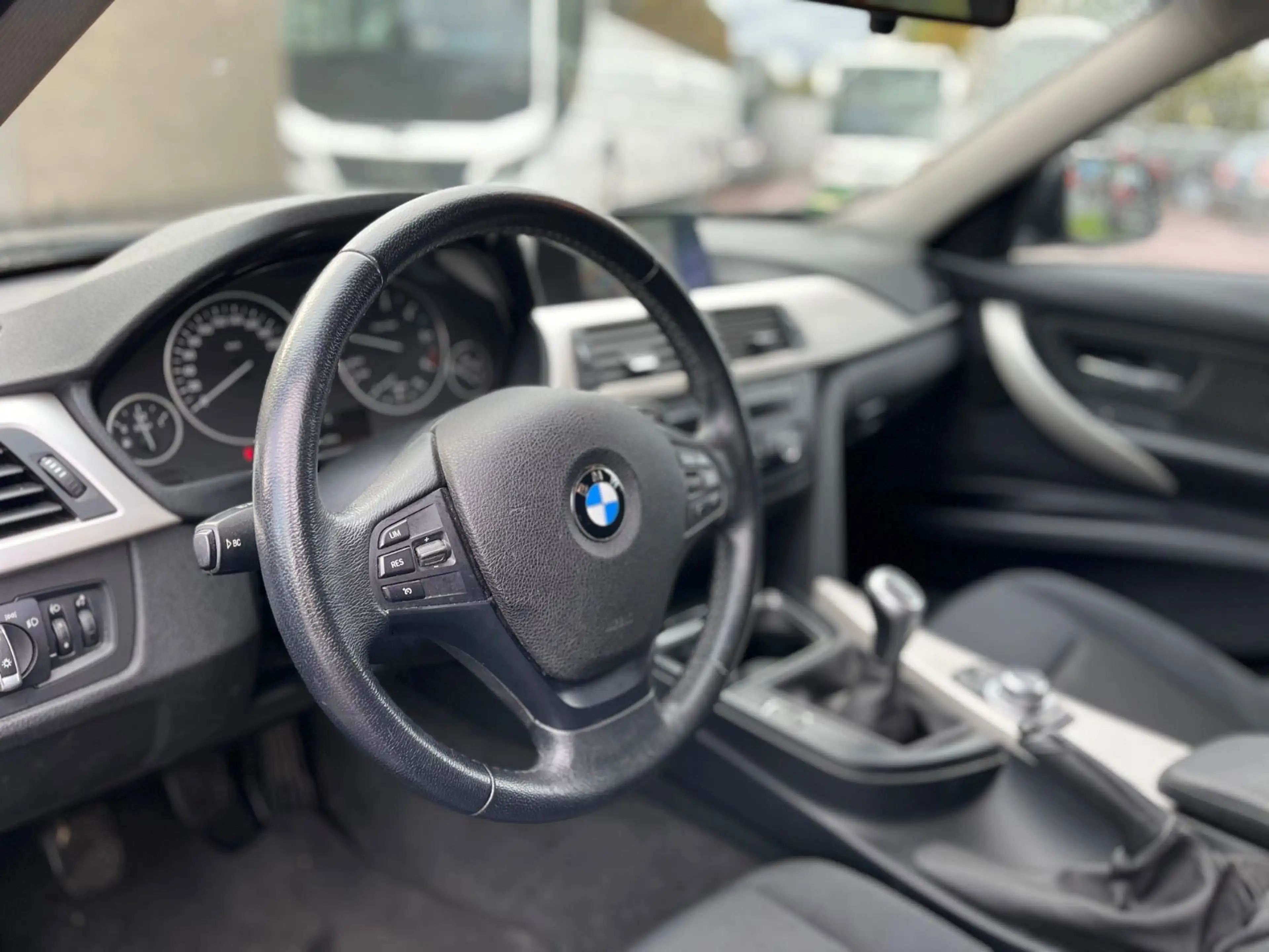 BMW 320 3 Touring 320 d — photo 7