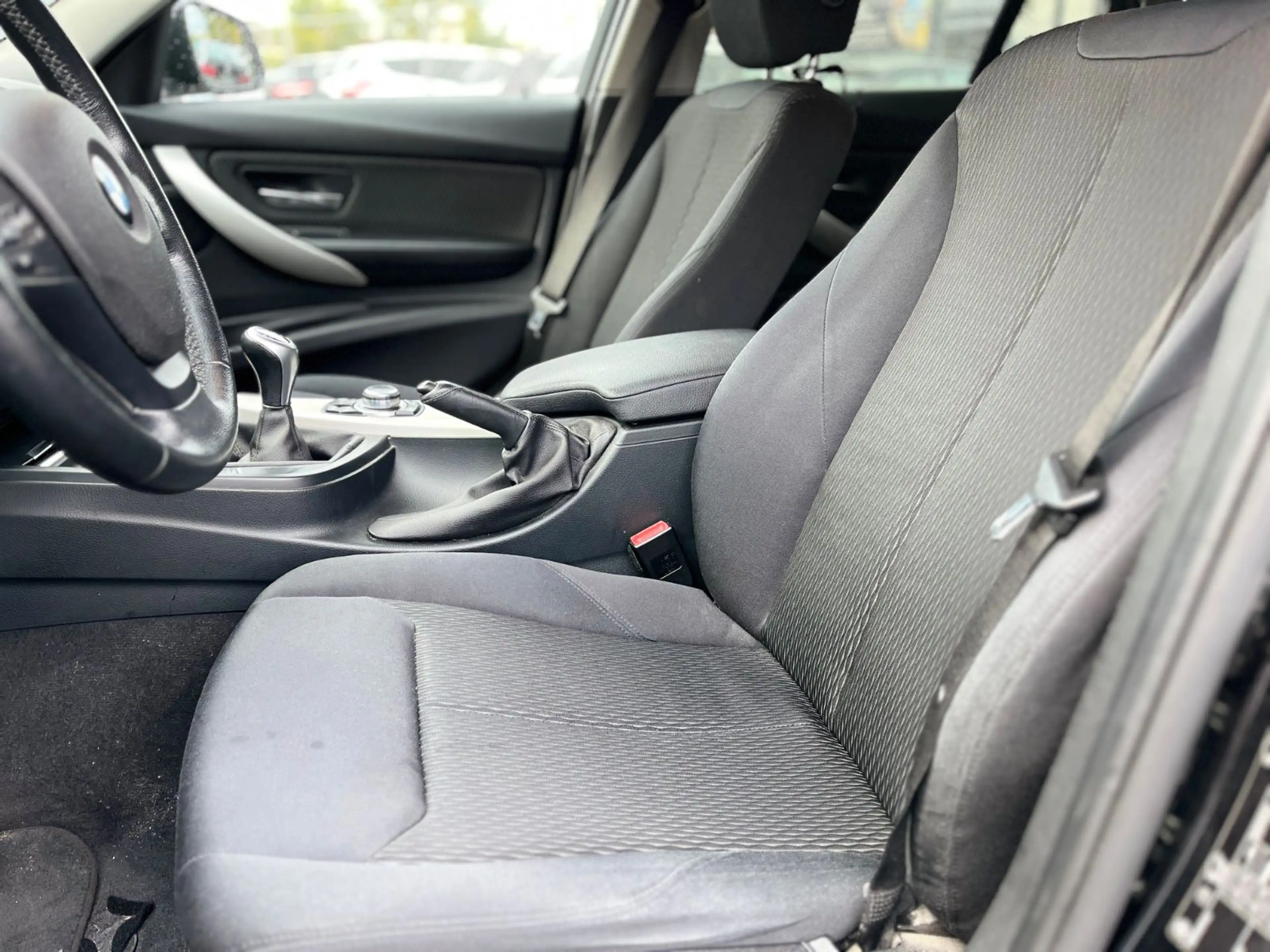 BMW 320 3 Touring 320 d — photo 15