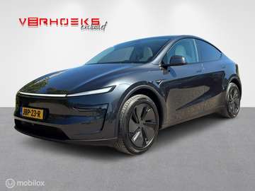 Premium RWD I Stealth Grey I 8000km!! I BTW!!
