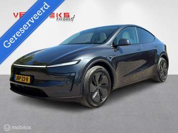 Premium RWD I Stealth Grey I 8000km!! I BTW!!