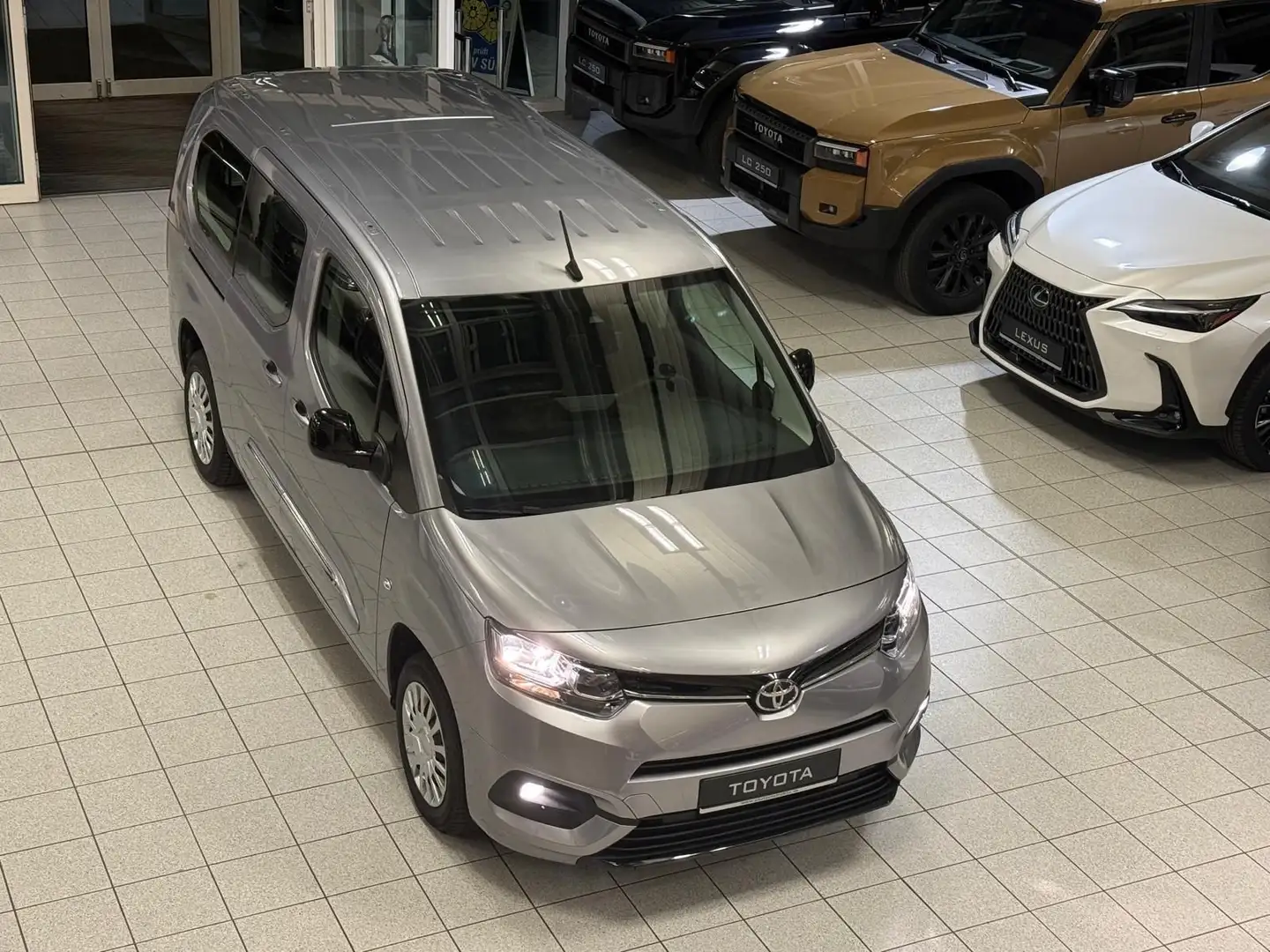 Toyota Proace VERSO - L2 - 7-SITZE - AUTOM.-SITZH. Zilver - 1